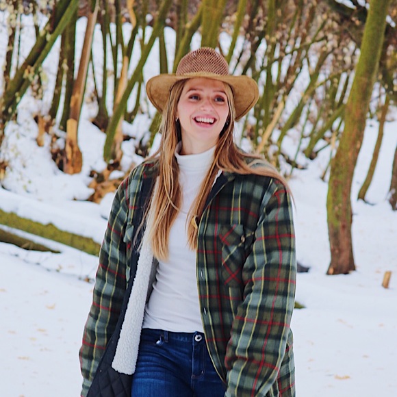 Meet your Posher, Mckaela - Picture 1 of 1